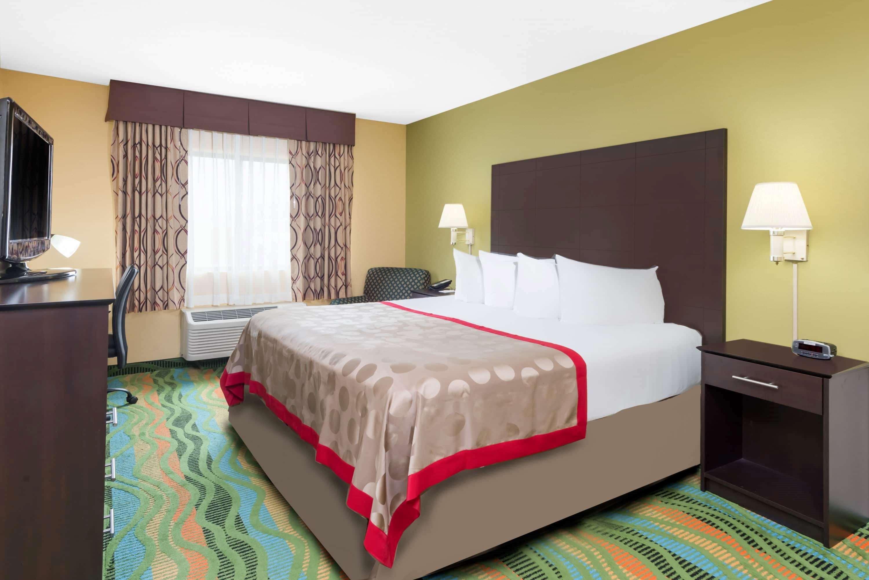 Ramada By Wyndham Vandalia Exterior foto